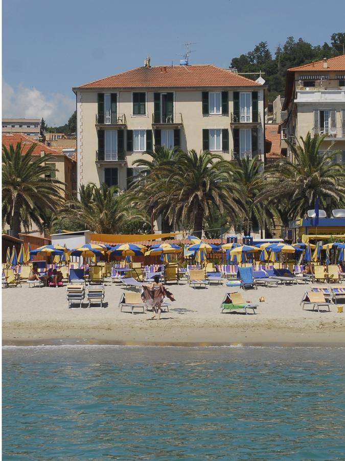 Hotel Gambone Finale Ligure Buitenkant foto