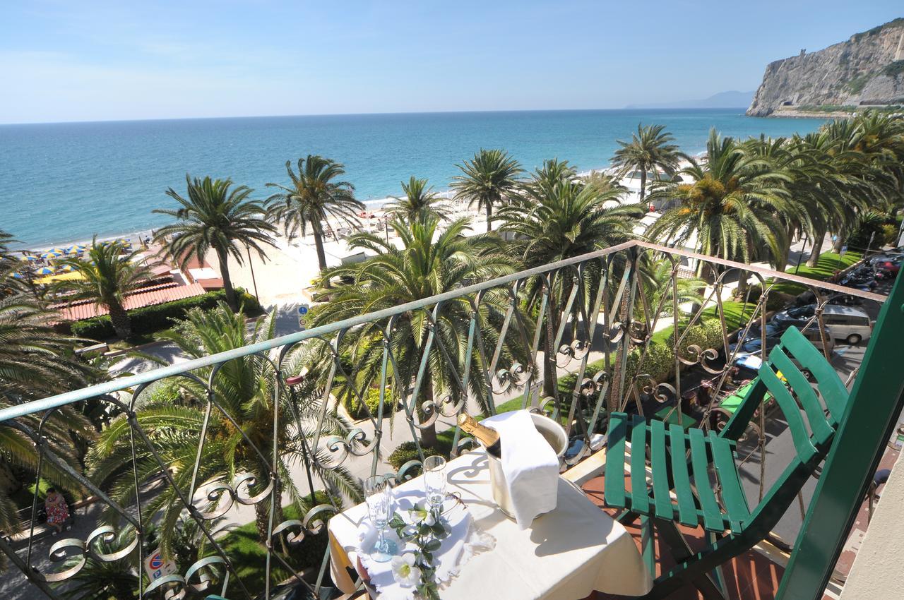 Hotel Gambone Finale Ligure Buitenkant foto