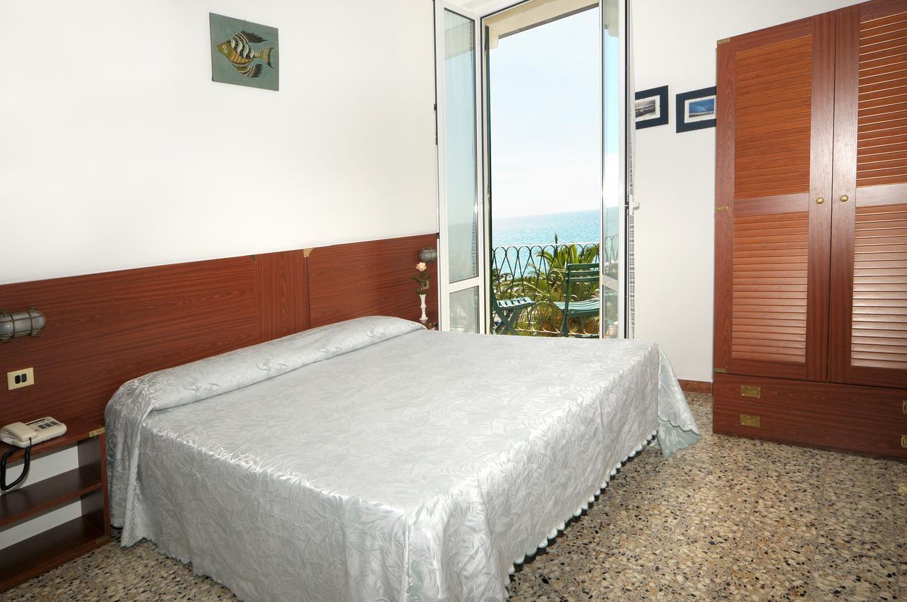 Hotel Gambone Finale Ligure Buitenkant foto