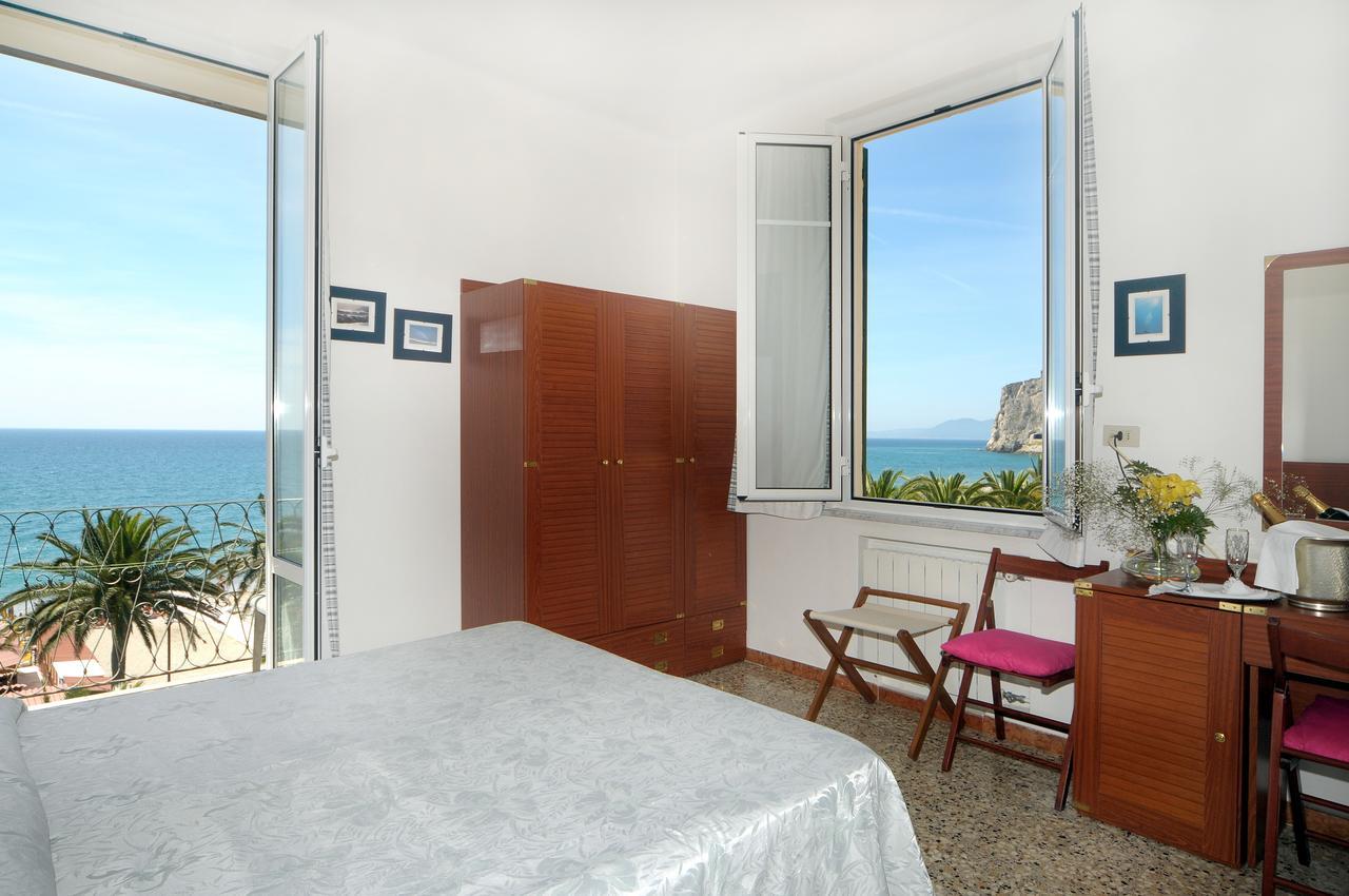 Hotel Gambone Finale Ligure Buitenkant foto
